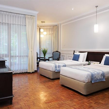 Puteri Gunung Hotel Lembang Zewnętrze zdjęcie