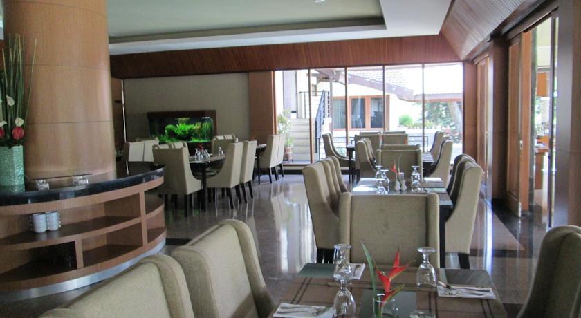 Puteri Gunung Hotel Lembang Zewnętrze zdjęcie