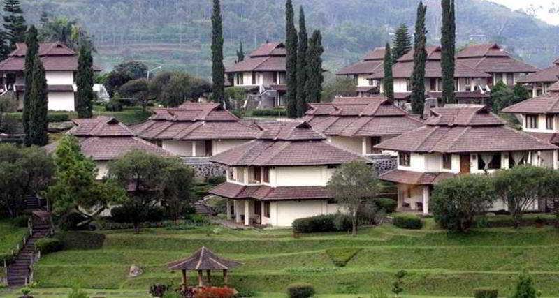 Puteri Gunung Hotel Lembang Zewnętrze zdjęcie