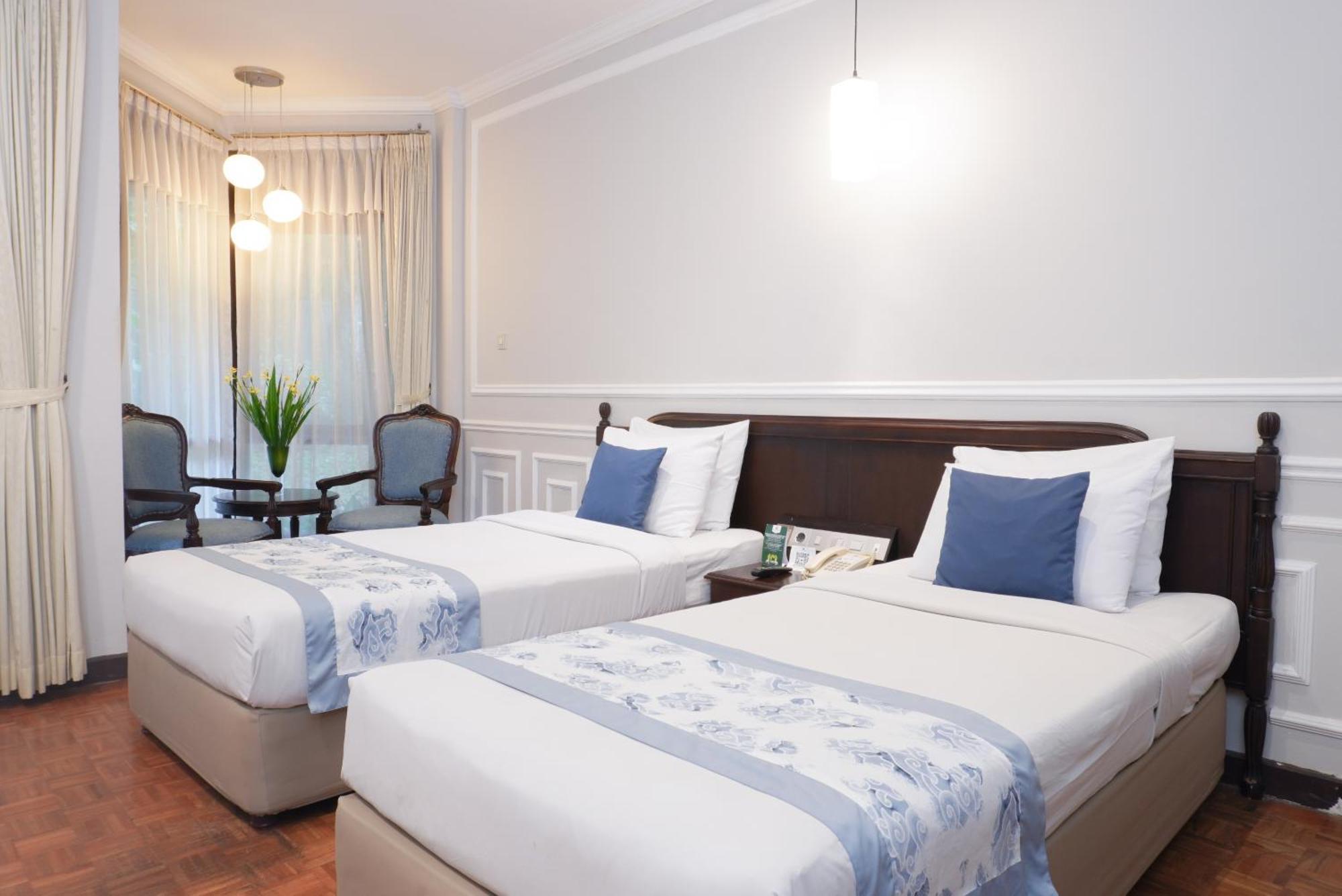 Puteri Gunung Hotel Lembang Zewnętrze zdjęcie