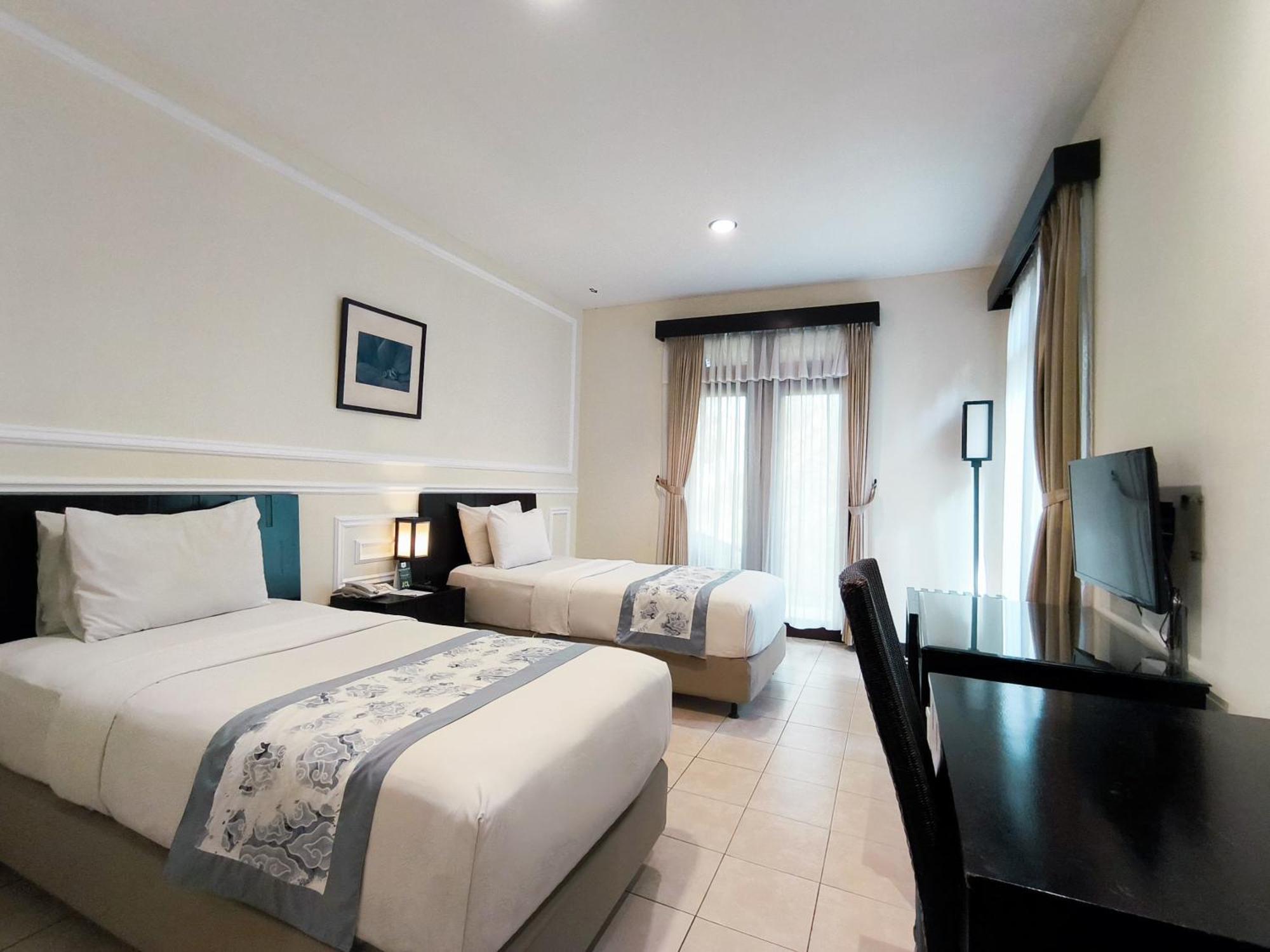 Puteri Gunung Hotel Lembang Zewnętrze zdjęcie