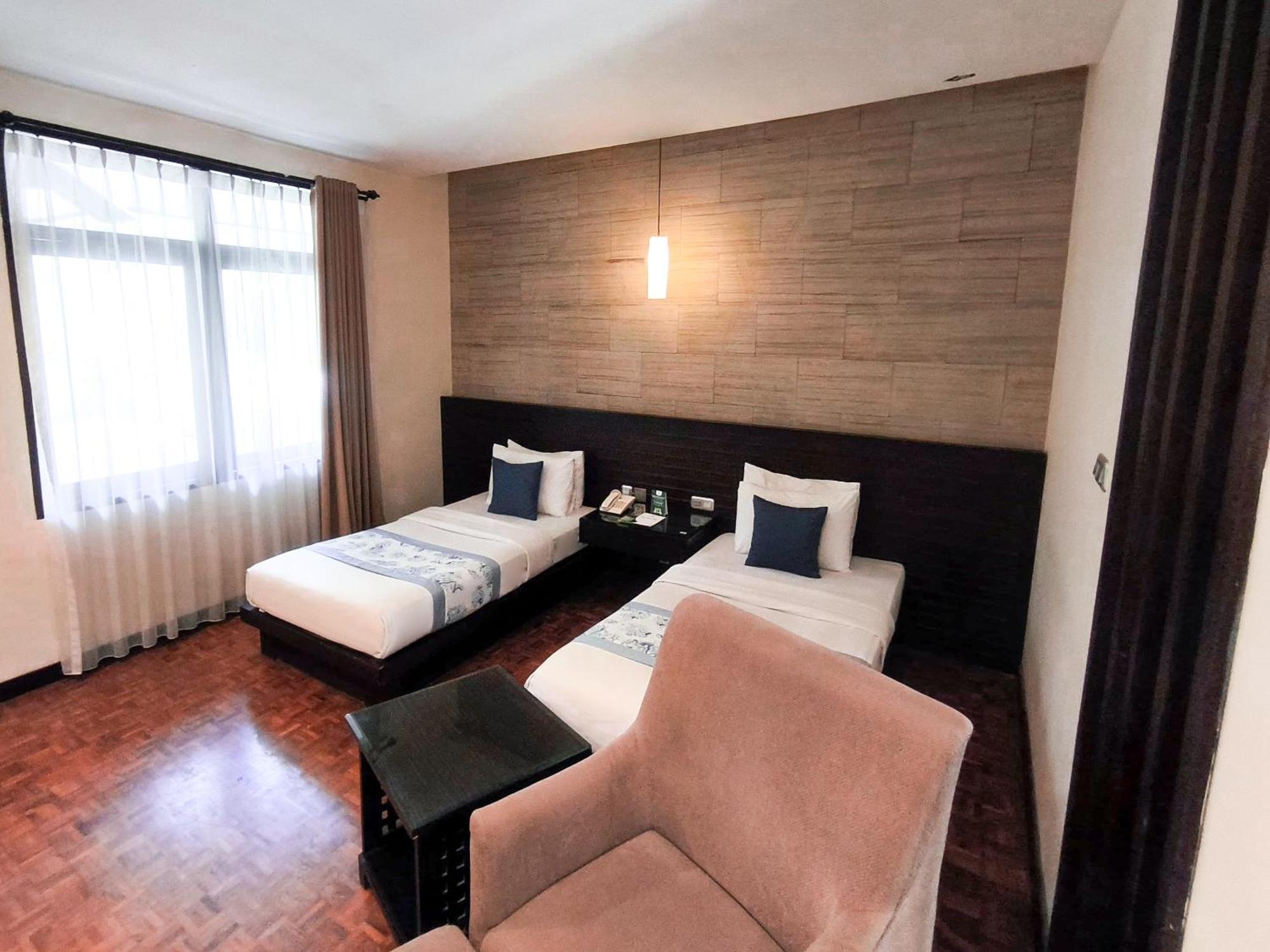 Puteri Gunung Hotel Lembang Zewnętrze zdjęcie