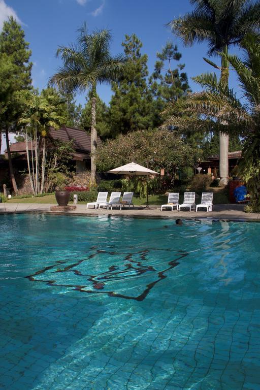 Puteri Gunung Hotel Lembang Zewnętrze zdjęcie