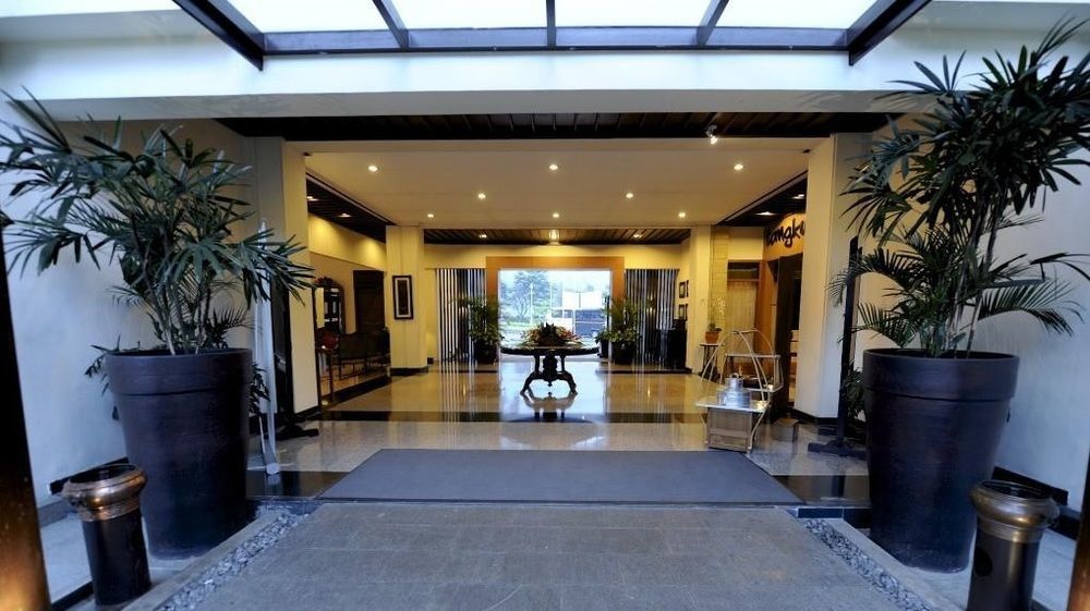 Puteri Gunung Hotel Lembang Zewnętrze zdjęcie