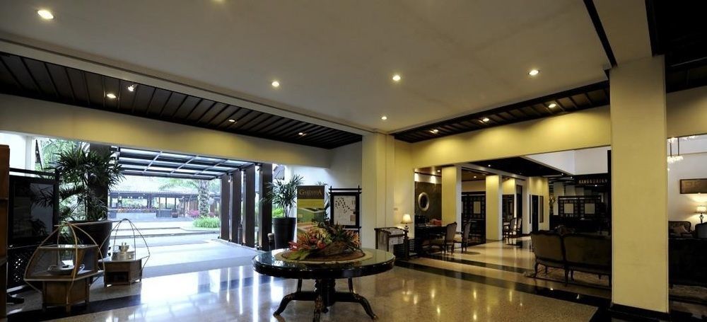 Puteri Gunung Hotel Lembang Zewnętrze zdjęcie
