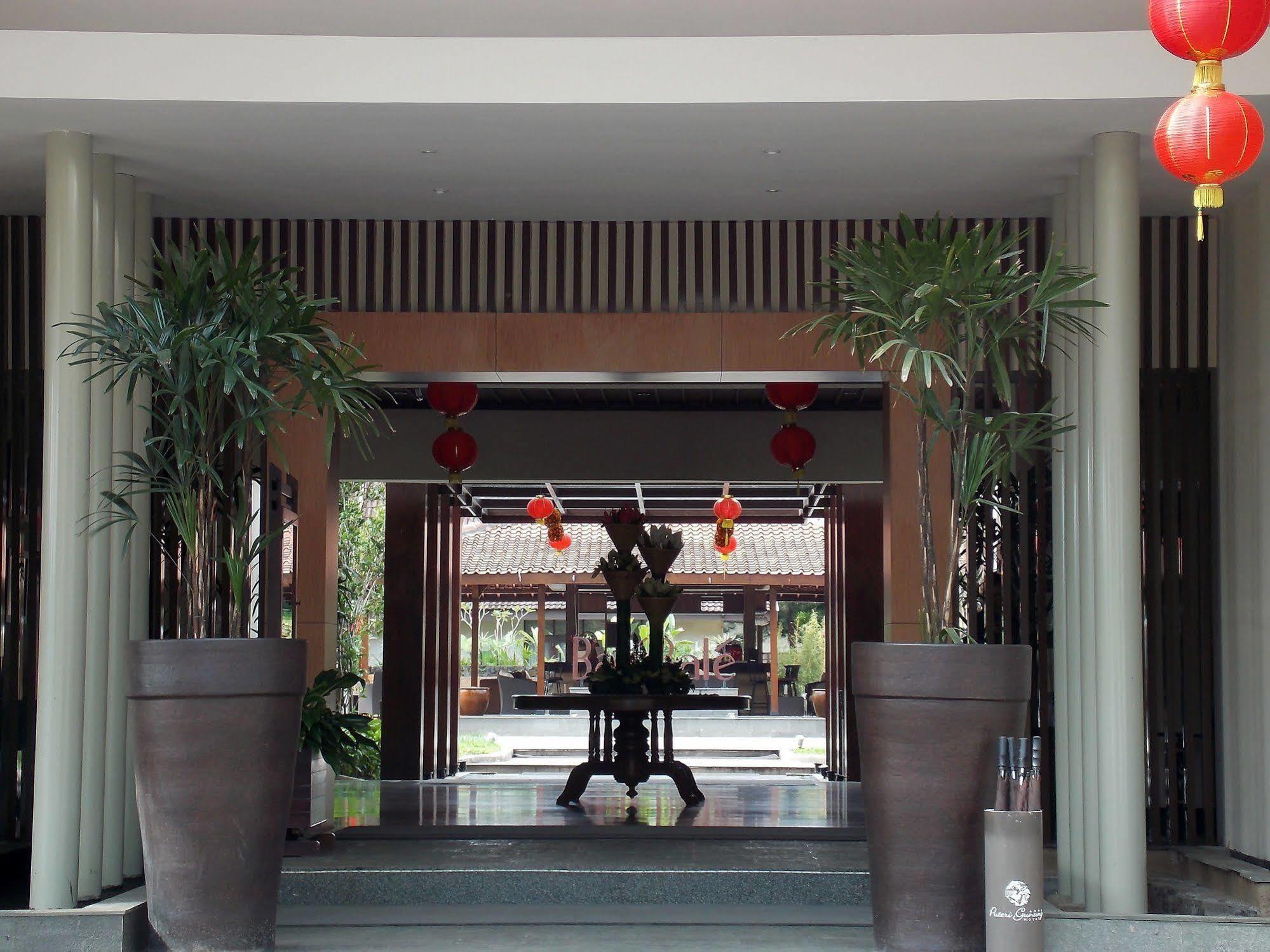 Puteri Gunung Hotel Lembang Zewnętrze zdjęcie