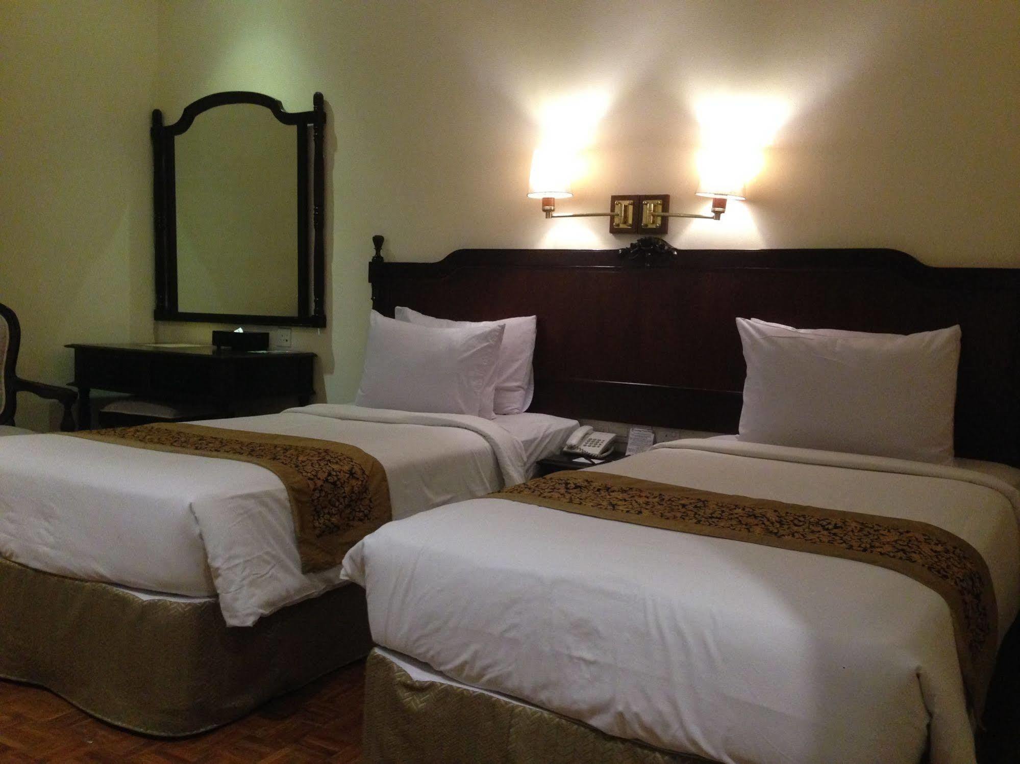 Puteri Gunung Hotel Lembang Zewnętrze zdjęcie