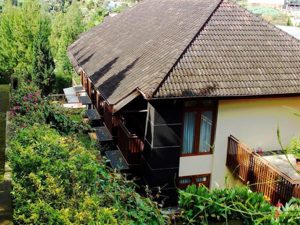 Puteri Gunung Hotel Lembang Zewnętrze zdjęcie