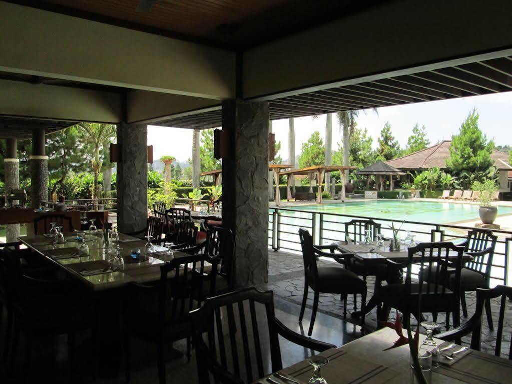 Puteri Gunung Hotel Lembang Zewnętrze zdjęcie
